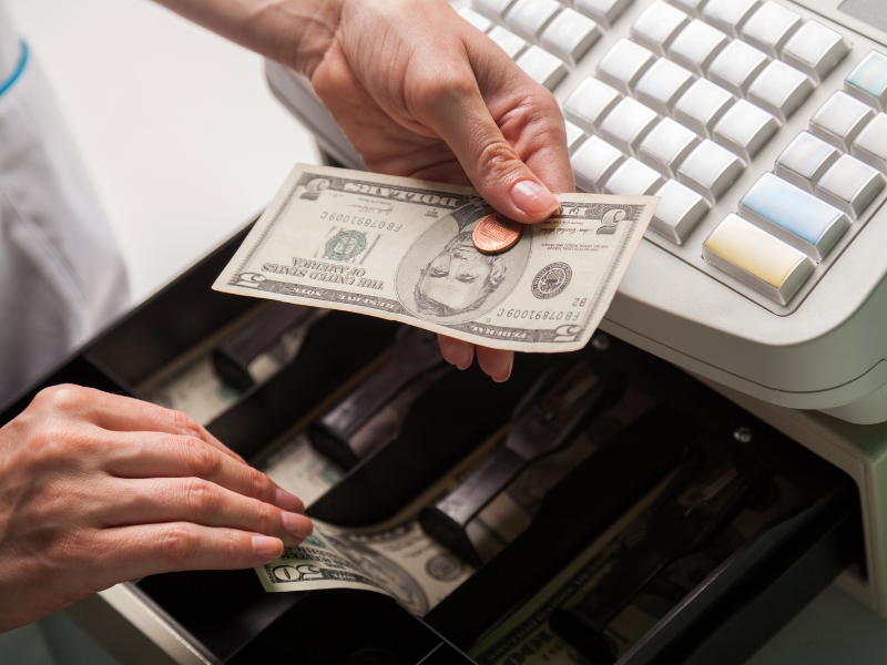 Phân loại ngăn kéo đựng tiền: Tự động, cơ, kết nối máy in hóa đơn